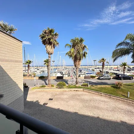 Marina Dei Sogni - Fronte Mare Con Terrazza E Aria Condizionata Διαμέρισμα