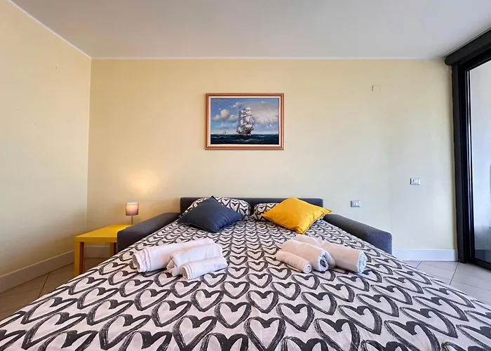 Apartamento Marina Dei Sogni - Fronte Mare Con Terrazza E Aria Condizionata